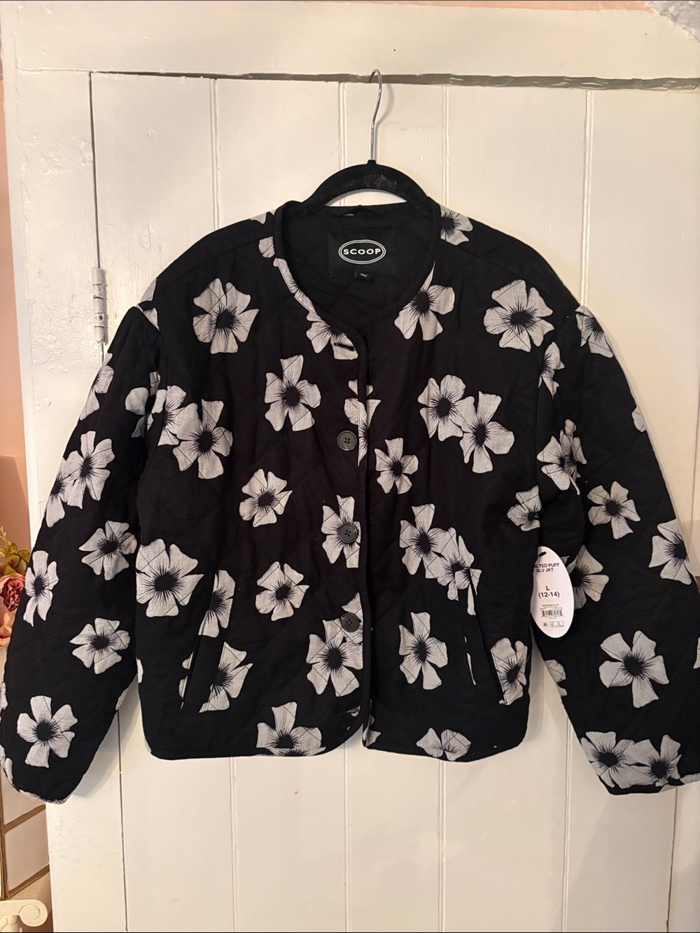 Women’s Scoop Black Floral Quilted Jacket NWT L